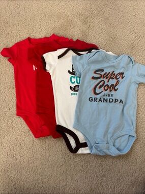EUC Carter's Baby One-Piece Bodysuit Bundle - size 9 months